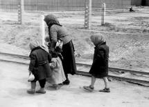 Auschwitz - To the Death Barracks