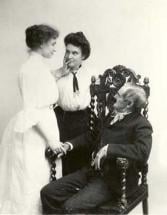 Helen Keller with Anne Sullivan, 1902