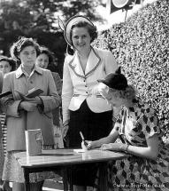 Margaret Thatcher - Autograph Seeker