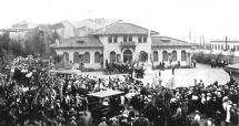 McKinley Assassination - Gathering Crowds