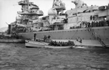 German Heavy Cruisers with German Soldiers Arrive in Norway