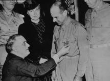 Tokyo Raider - Doolittle Honored by FDR