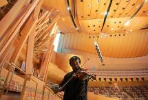 The Soloist - Nathaniel Ayers Plays Violin at Disney Hall